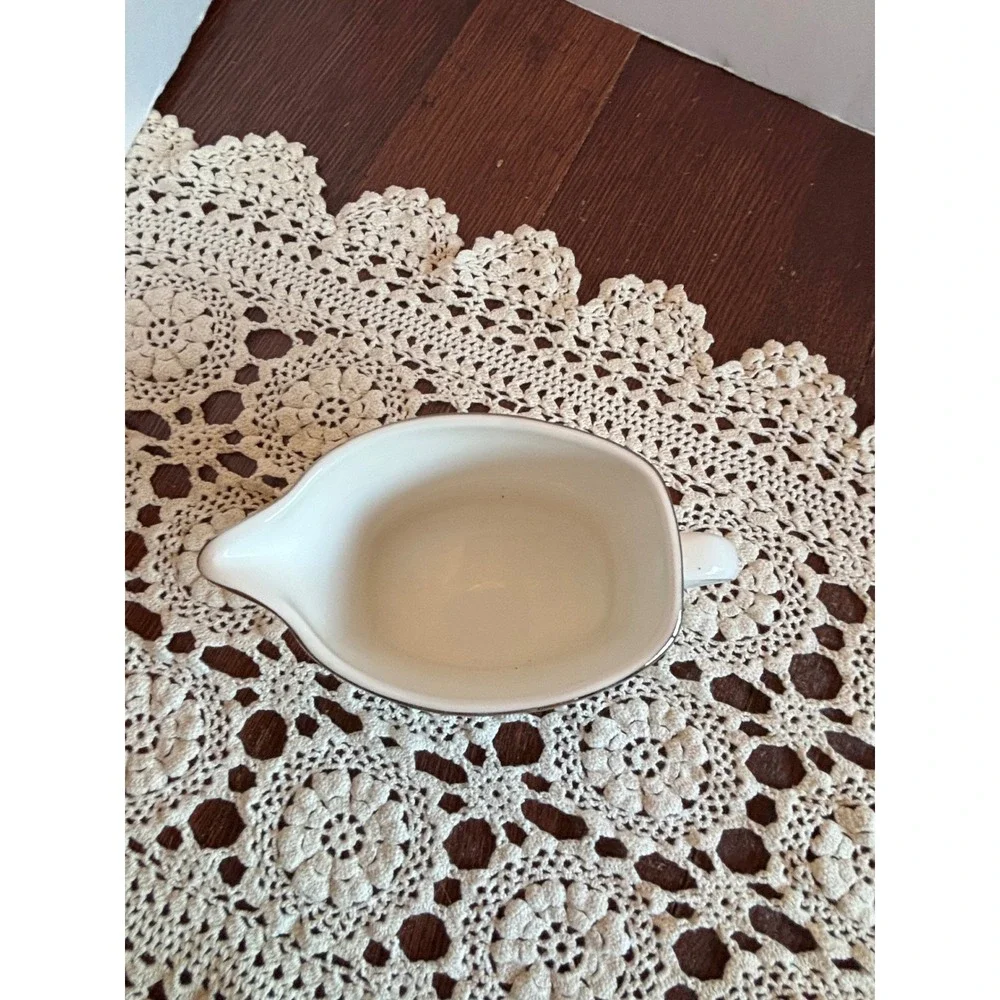 Kate‎ Spade New York Lenox Bonnabel Place Creamer White Paisley Silver Trim USA